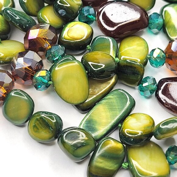 Green Shell Necklace, Green Bib Style Necklace in Three Strands - Picture 3 of 12